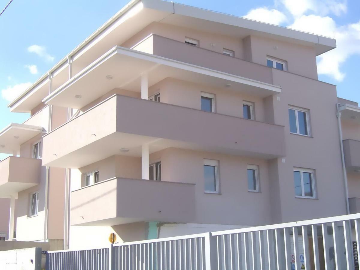 זאגרב Apartmani Almica מראה חיצוני תמונה
