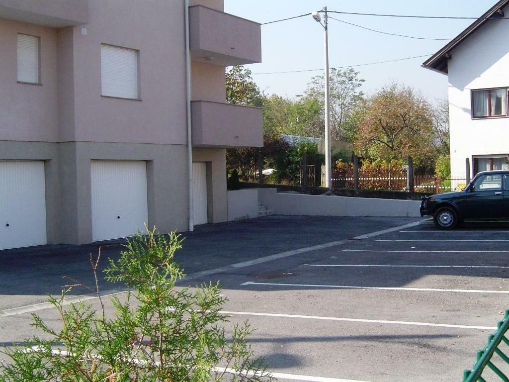 זאגרב Apartmani Almica מראה חיצוני תמונה