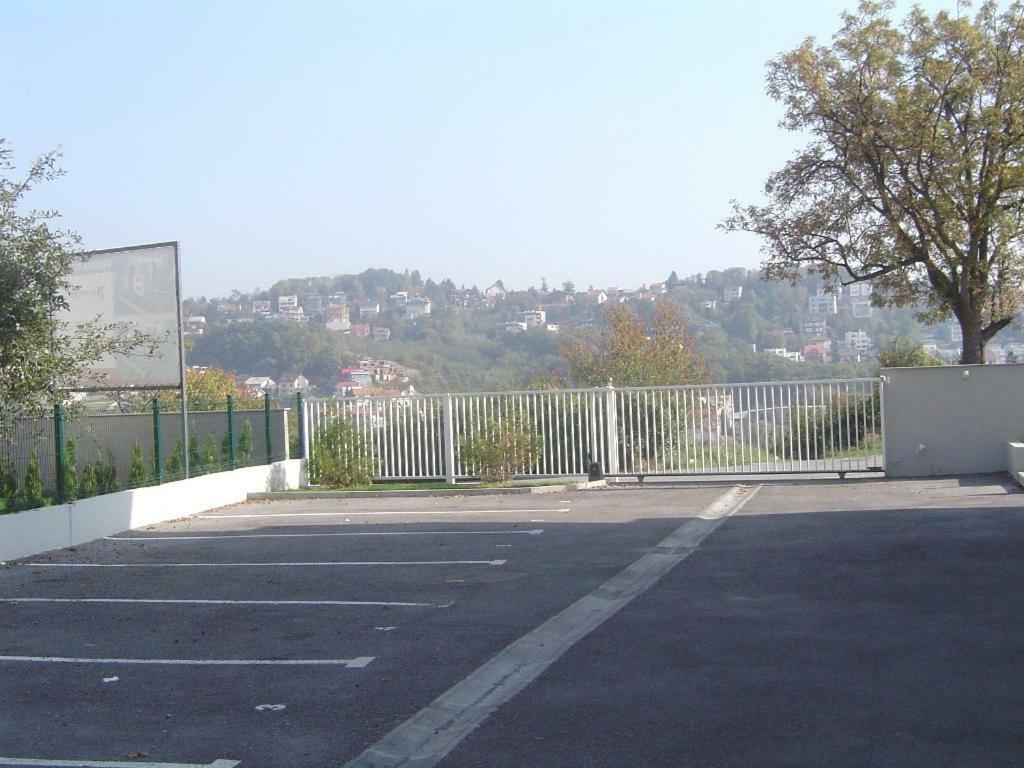 זאגרב Apartmani Almica מראה חיצוני תמונה